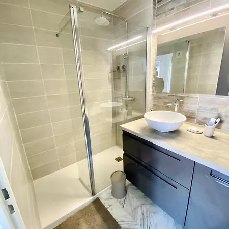 2 Pieces Bord De Entièrement Rénové Appartement *