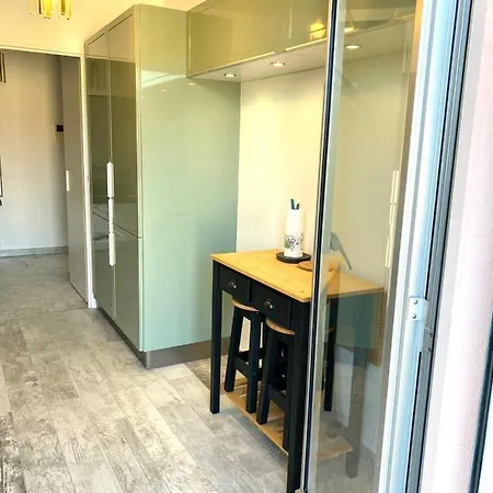 2 Pieces Bord De Entièrement Rénové Appartement